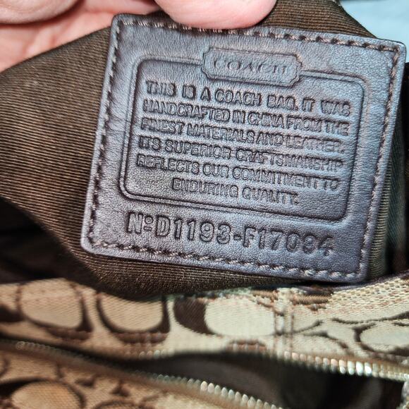 COACH EUC LARGE LYNN TRIPLE SECTION SHOULDER BAG - Picture 7 of 8